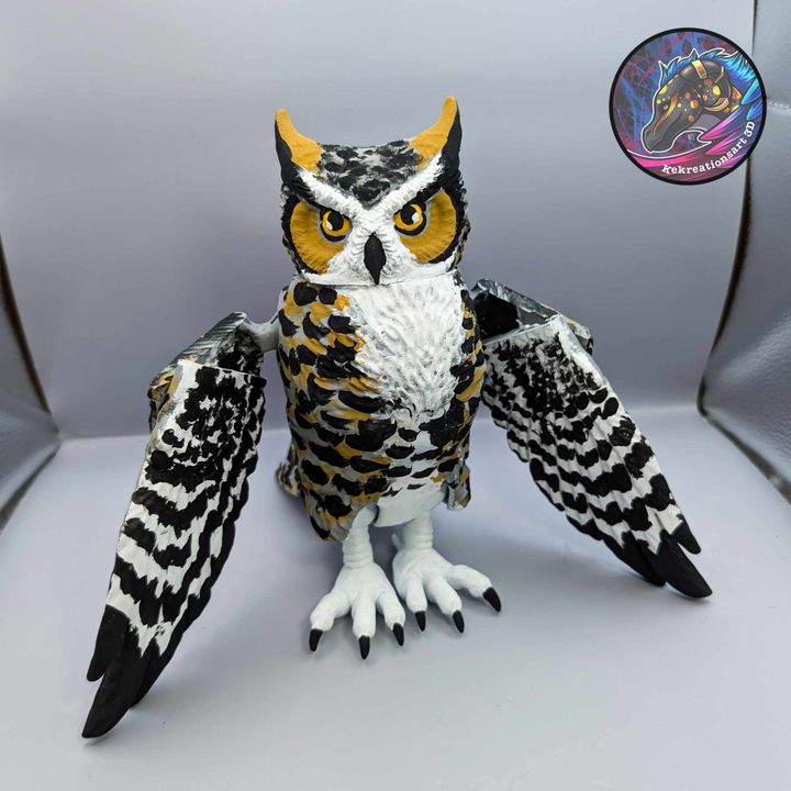 Kirsten M 灵活的大角鸮 猫头鹰-3D合纵社-3D打印模型STL格式3mf格式免费下载！